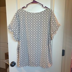 SHEIN Black and White Geometric Print Blouse